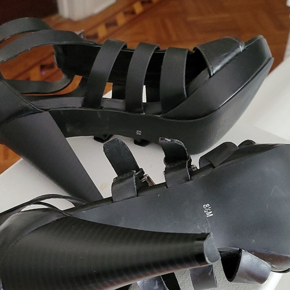 Guess High Heels - Picture 7 of 9